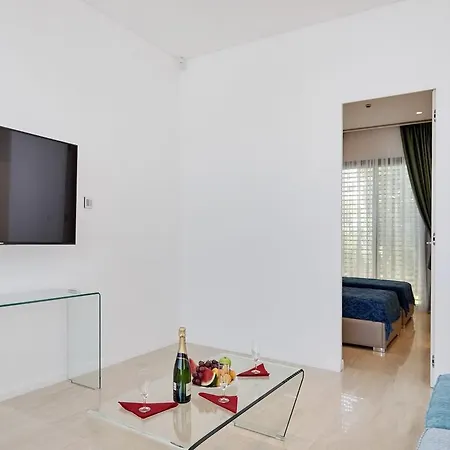 Tivoli Square Villas Villa