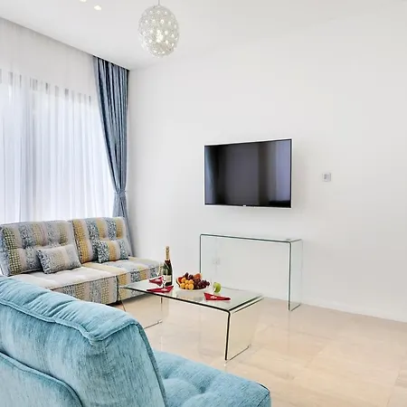 Willa Tivoli Square Villas