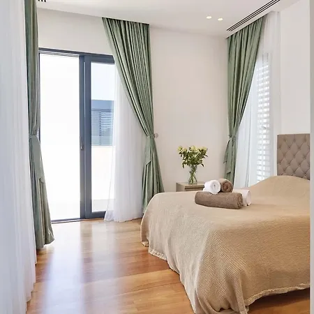 Tivoli Square Villas Villa