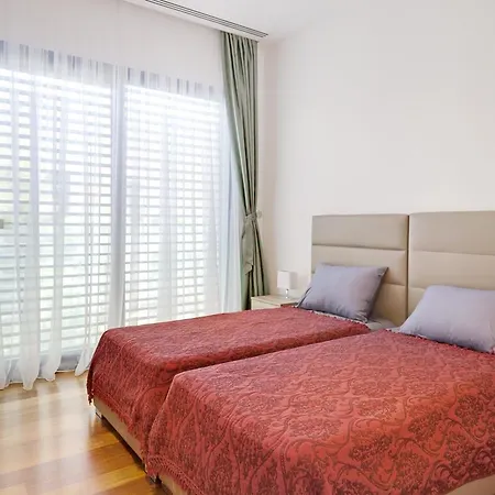 Tivoli Square Villas *